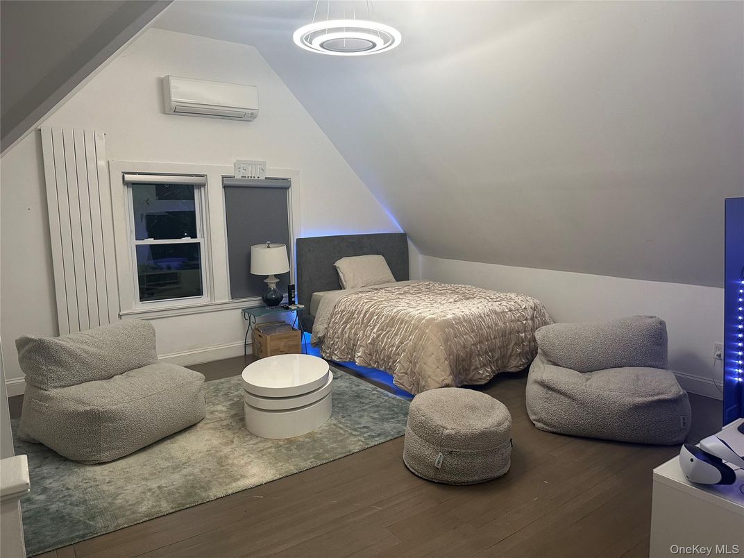 Bedroom, Interior, Pendant Lights, Wood Texture Flooring