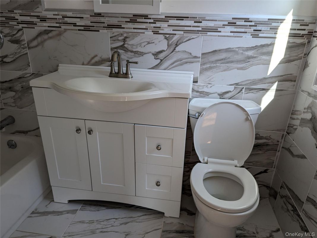 Bathroom, Interior, Marble, Marble Walls