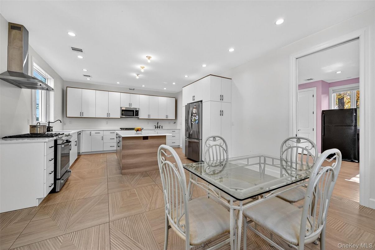 Dining room, Interior, Kitchen, Recessed Lighting, Wood Texture Flooring