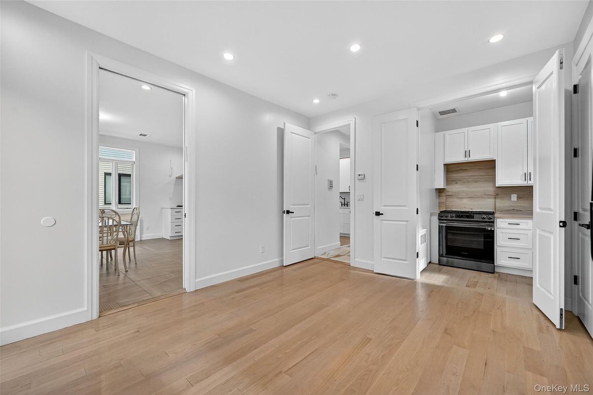 Dining room, Interior, Kitchen, Recessed Lighting, Wood Texture Flooring