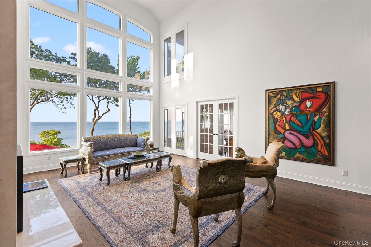 Interior, Sun Room, Water, Wood Texture Flooring