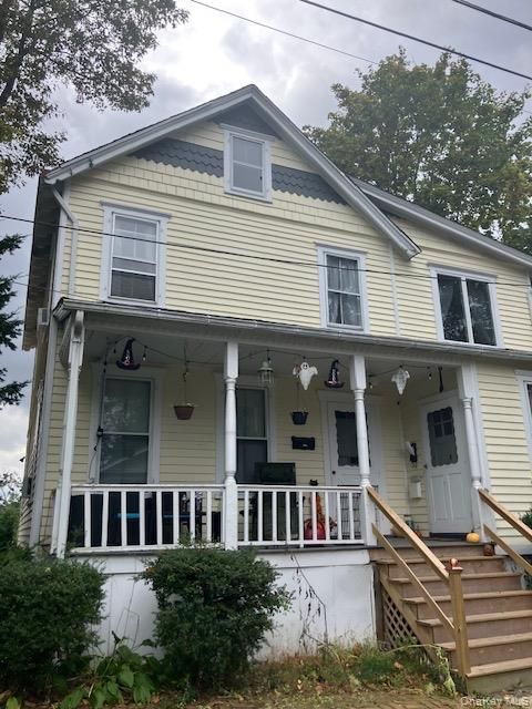 Exterior, Facade, Queen Anne Victorian