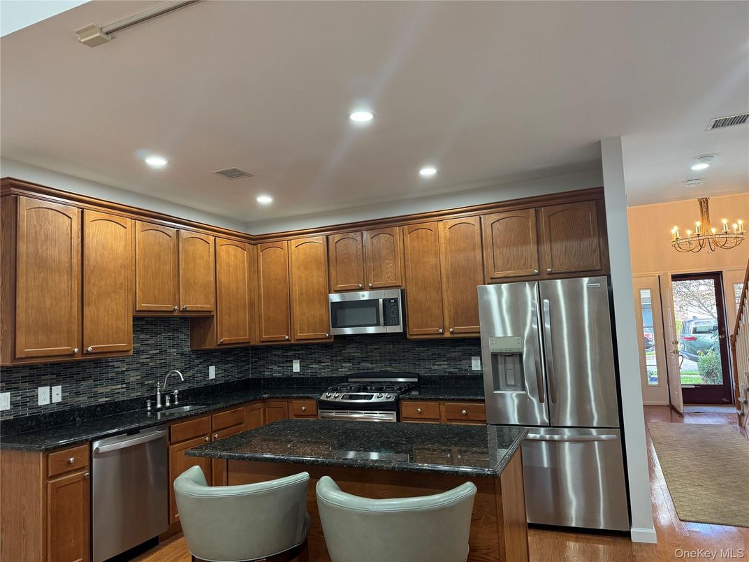 Chandelier, Interior, Kitchen, Recessed Lighting, Stainless Steel Appliances