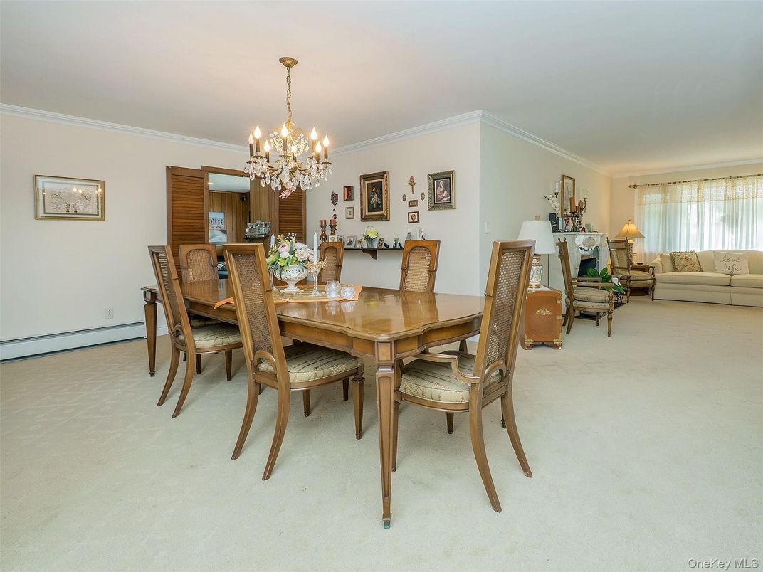 Chandelier, Dining room, Interior, Living room
