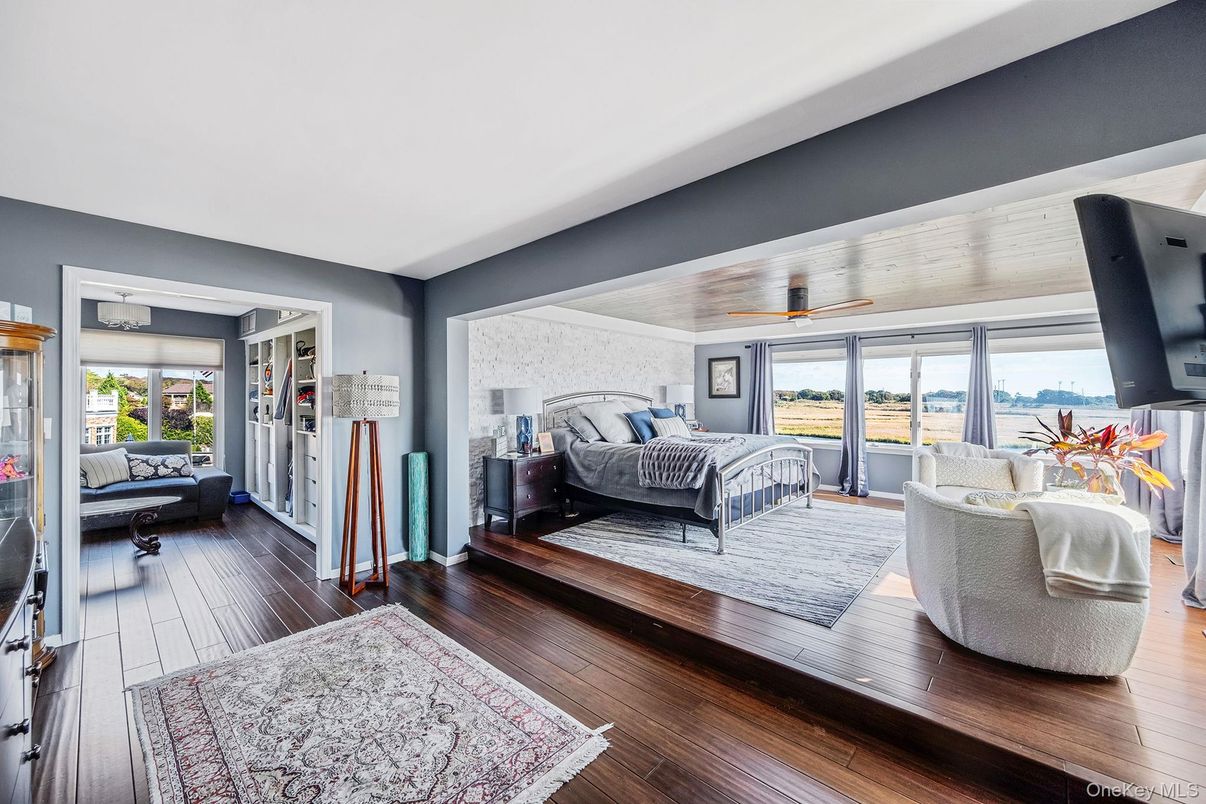 Bedroom, Interior, Water, Wood Texture Flooring
