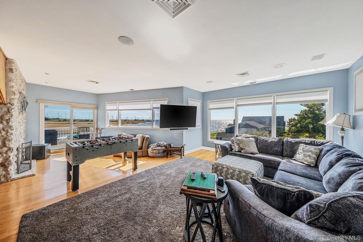 Game Room, Interior, Living room, Wood Texture Flooring