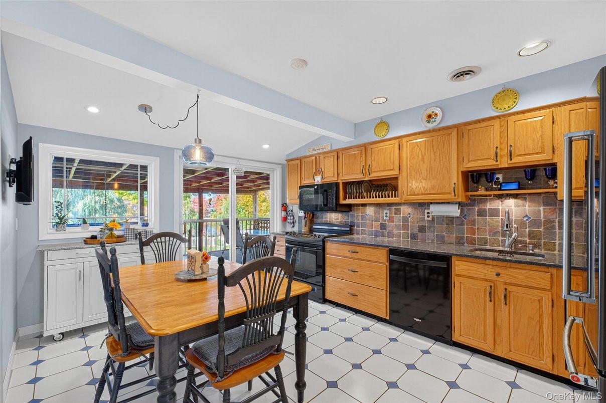 Dining room, Interior, Kitchen, Pendant Lights, Recessed Lighting