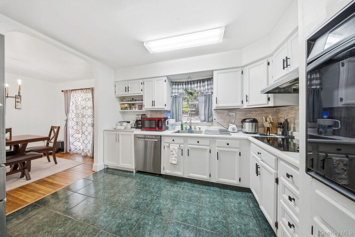 Dining room, Interior, Kitchen, Stainless Steel Appliances
