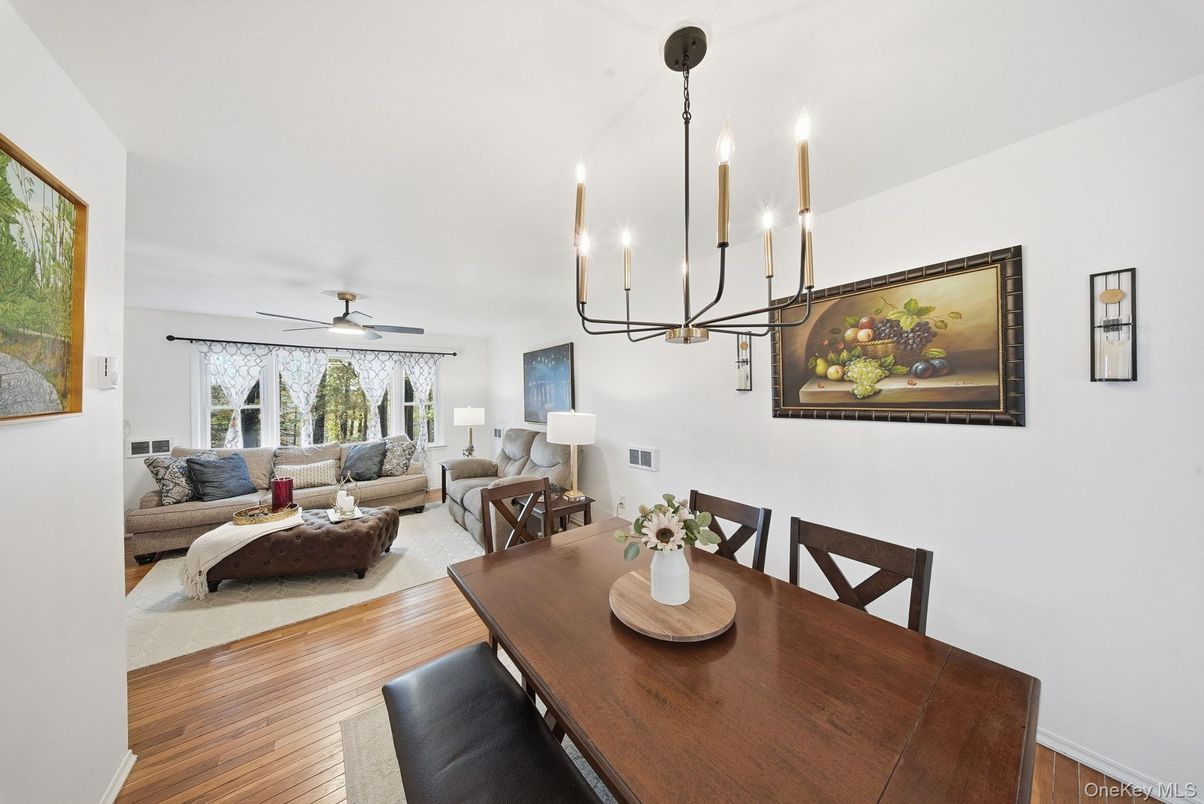 Chandelier, Dining room, Interior, Living room, Pendant Lights, Wood Texture Flooring