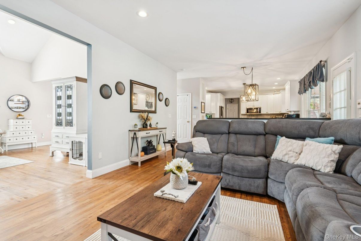 Interior, Kitchen, Living room, Pendant Lights, Recessed Lighting, Wood Texture Flooring