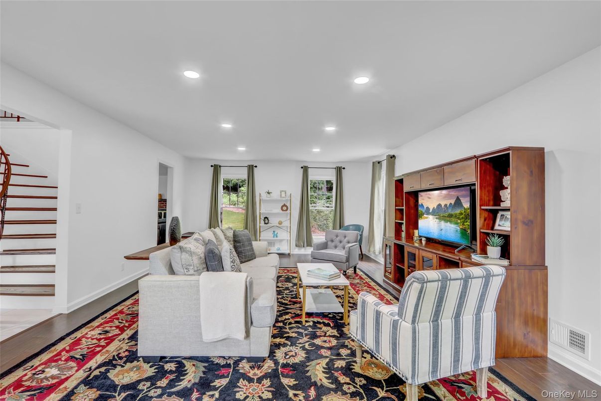 Interior, Living room, Recessed Lighting, Wood Texture Flooring