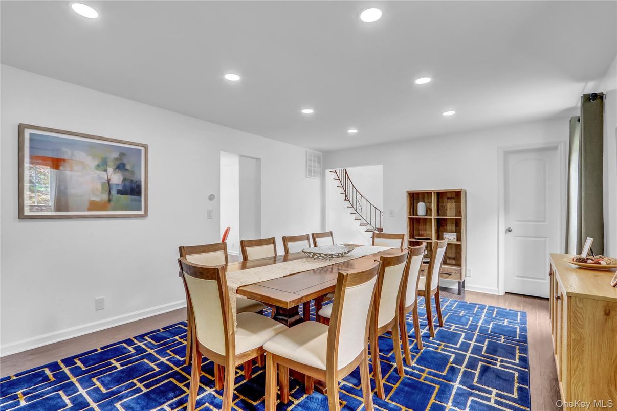 Dining room, Interior, Recessed Lighting