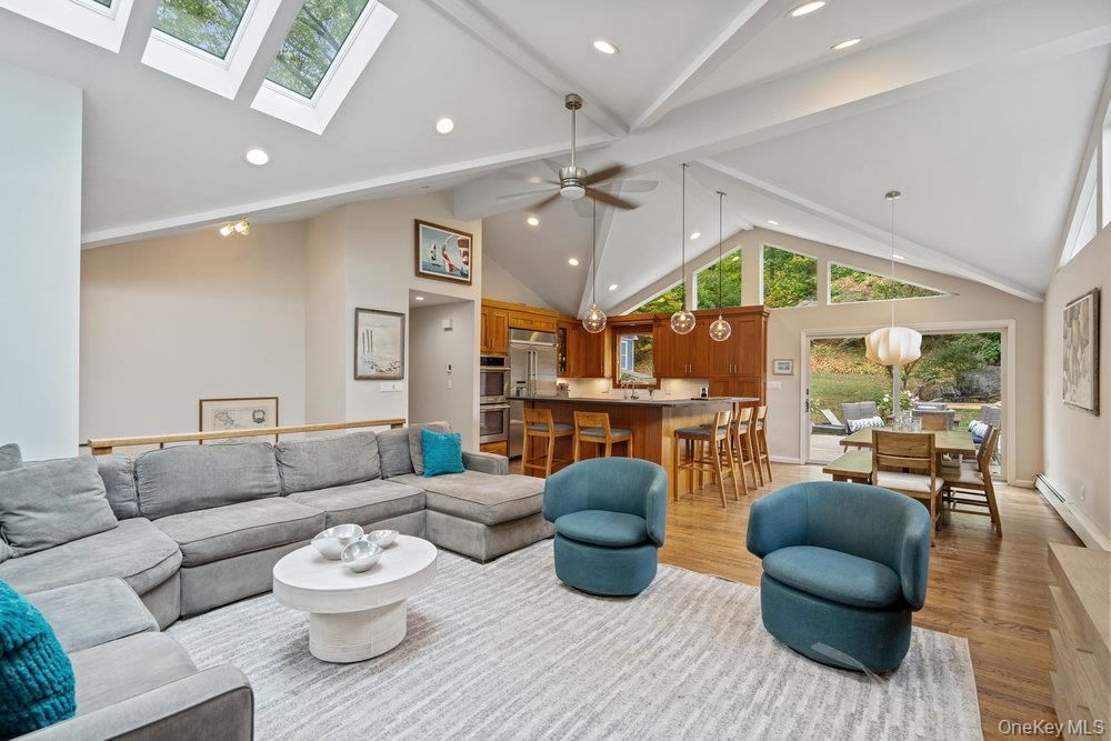 Dining room, Interior, Kitchen, Living room, Pendant Lights, Recessed Lighting, Wood Texture Flooring