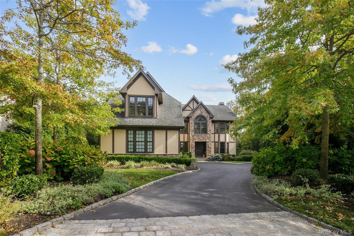 Exterior, Facade, Tudor Revival