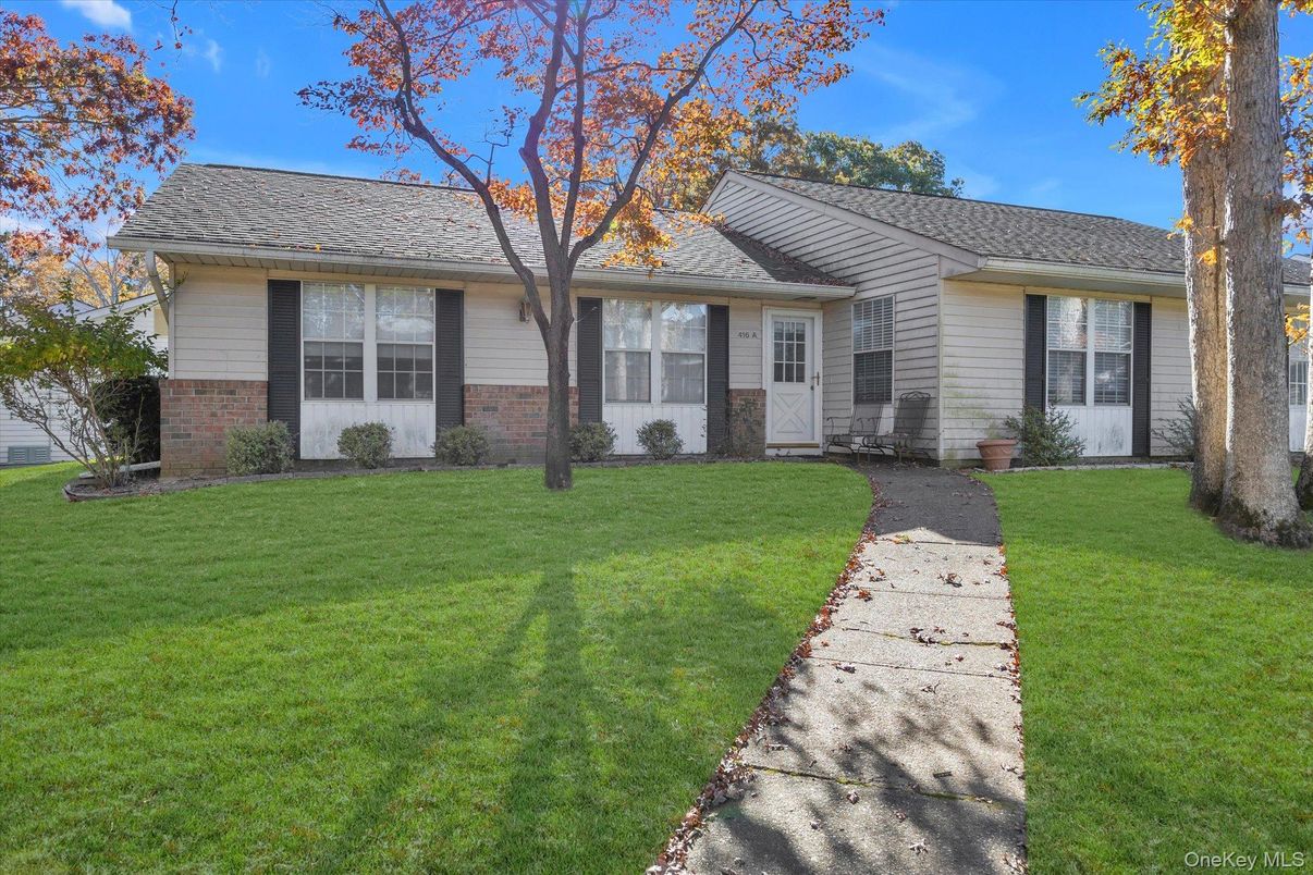 Backyard, Exterior, Facade, Ranch