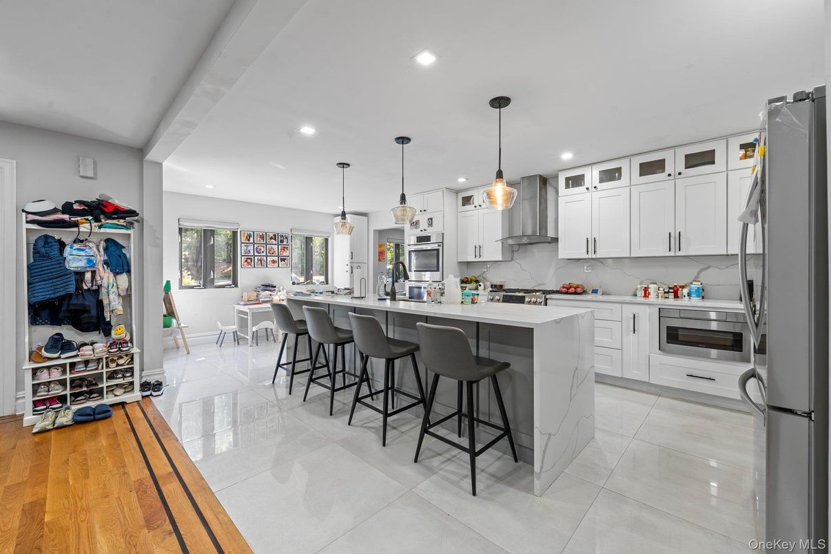 Interior, Kitchen, Pendant Lights, Recessed Lighting, Stainless Steel Appliances