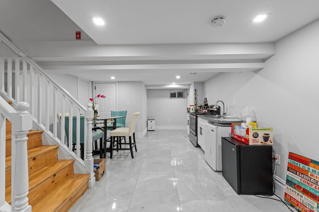 Dining room, Interior, Recessed Lighting
