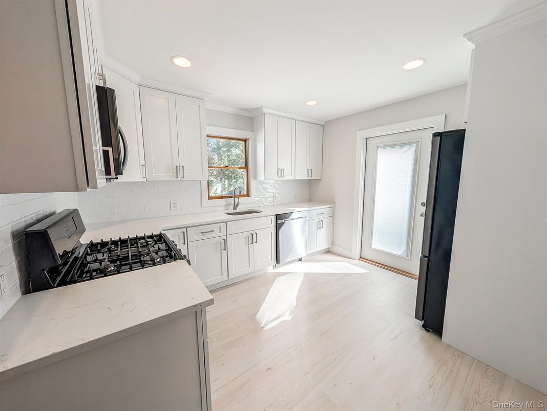 Interior, Kitchen, Recessed Lighting, Wood Texture Flooring