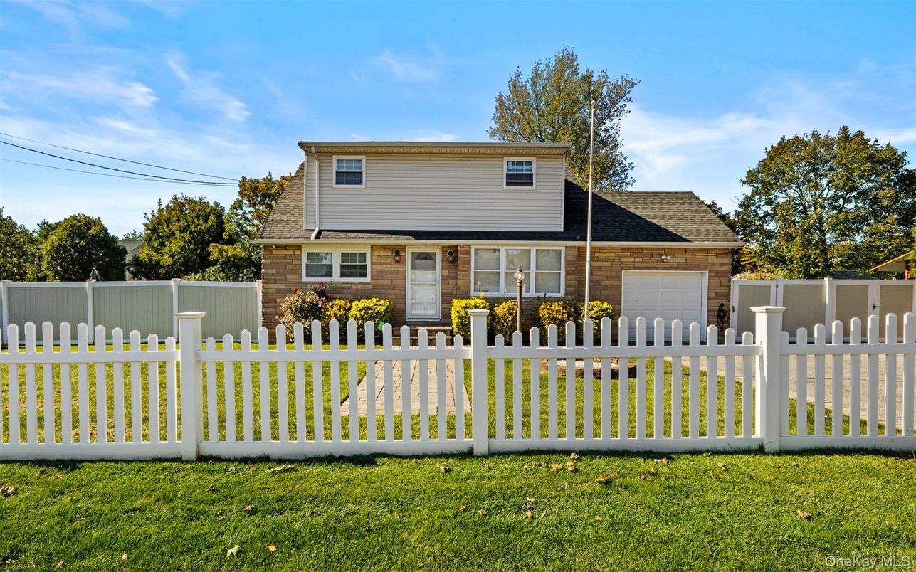 Attached, Backyard, Exterior, Facade, Brick Facade, Cape Cod