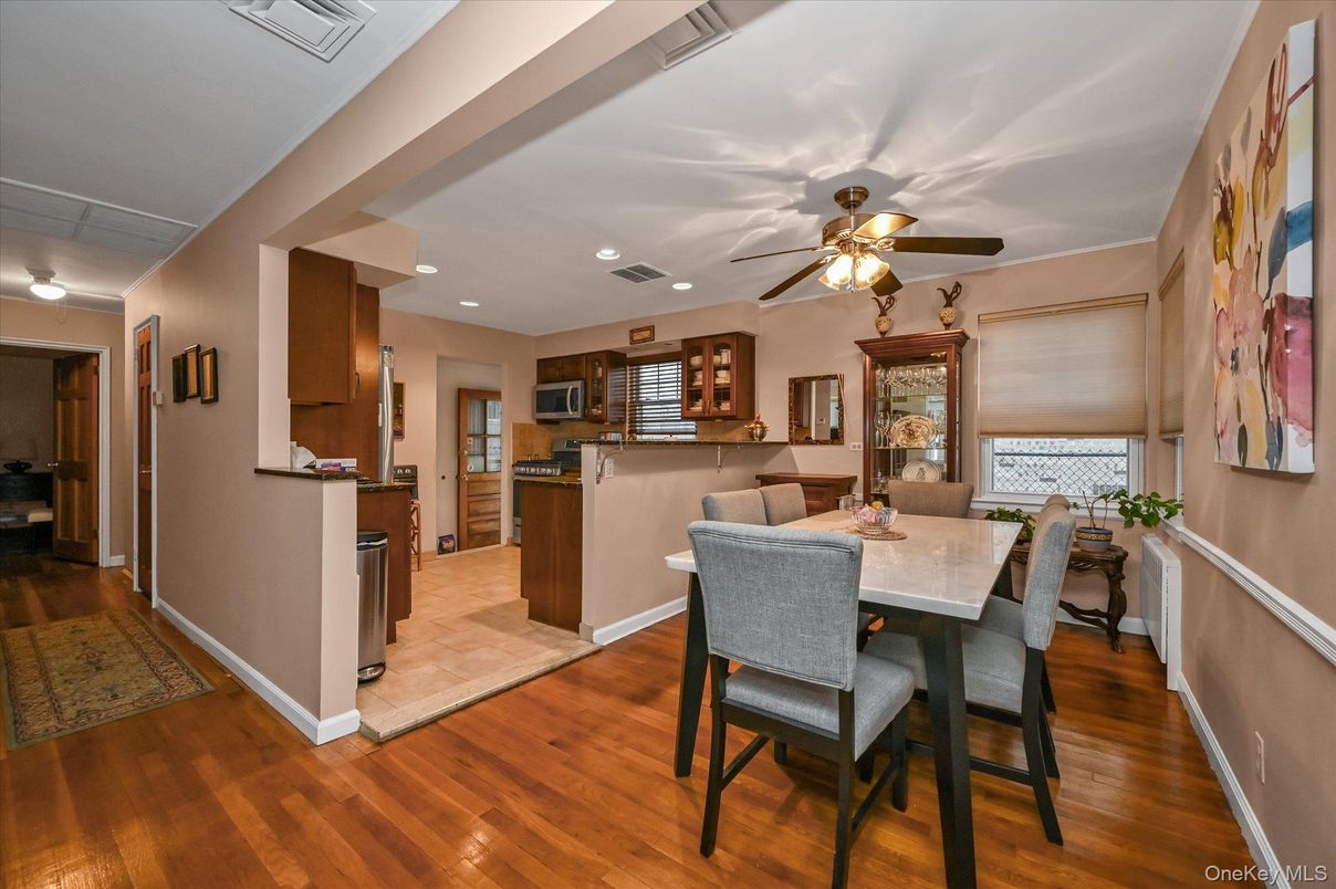 Dining room, Interior, Kitchen, Recessed Lighting, Wood Texture Flooring
