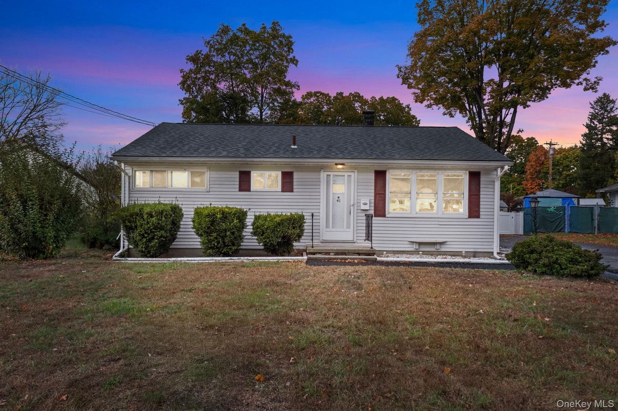 Backyard, Exterior, Facade, Cape Cod
