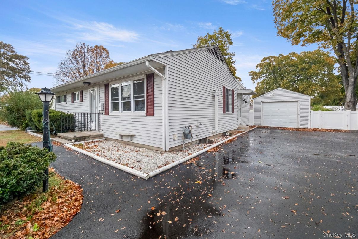 Detached Garage, Exterior