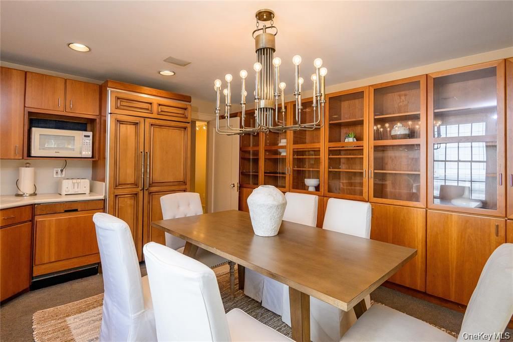 Dining room, Interior, Pendant Lights, Recessed Lighting