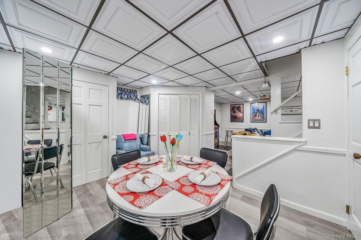 Dining room, Interior, Recessed Lighting, Wood Texture Flooring