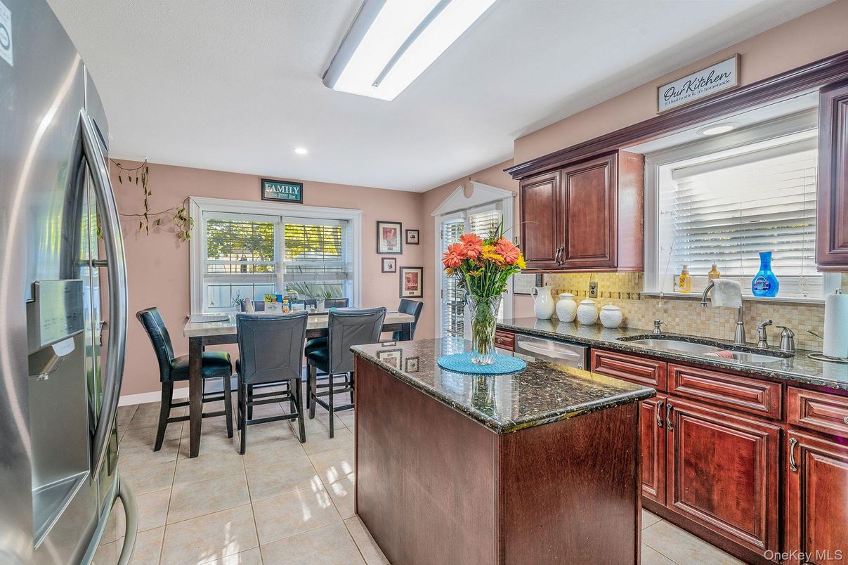 Dining room, Interior, Kitchen, Recessed Lighting