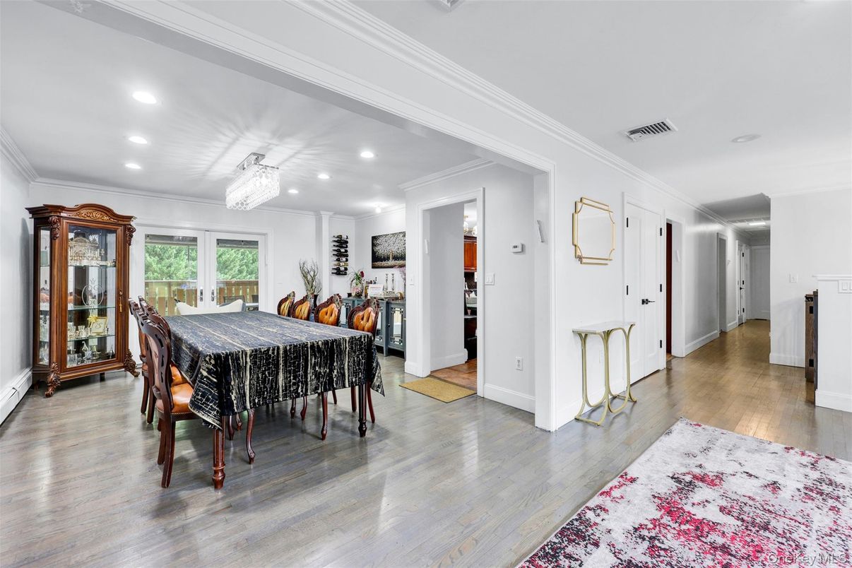 Chandelier, Dining room, Interior, Recessed Lighting, Wood Texture Flooring