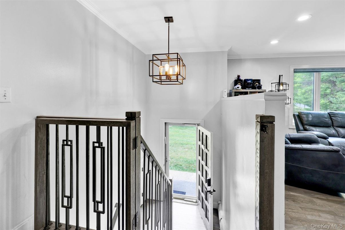 Interior, Pendant Lights, Recessed Lighting, Wood Texture Flooring