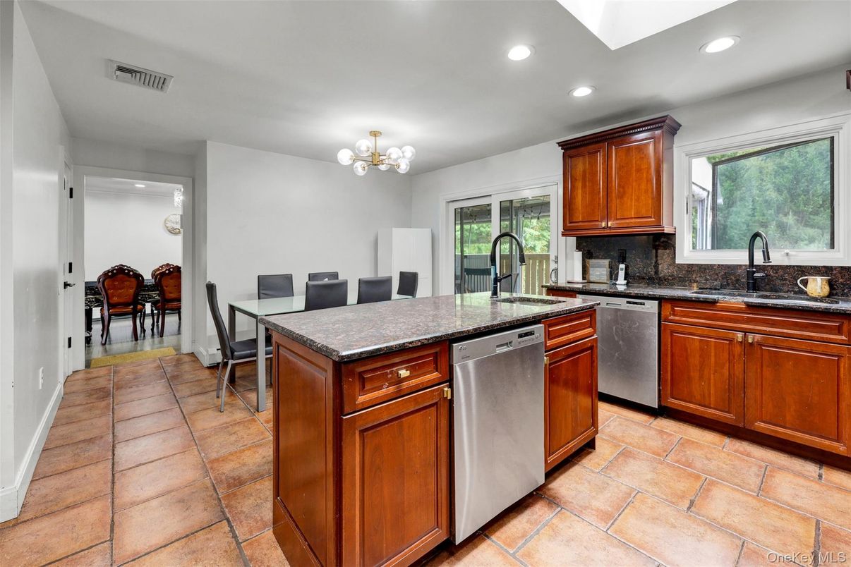 Dining room, Interior, Kitchen, Recessed Lighting, Stainless Steel Appliances