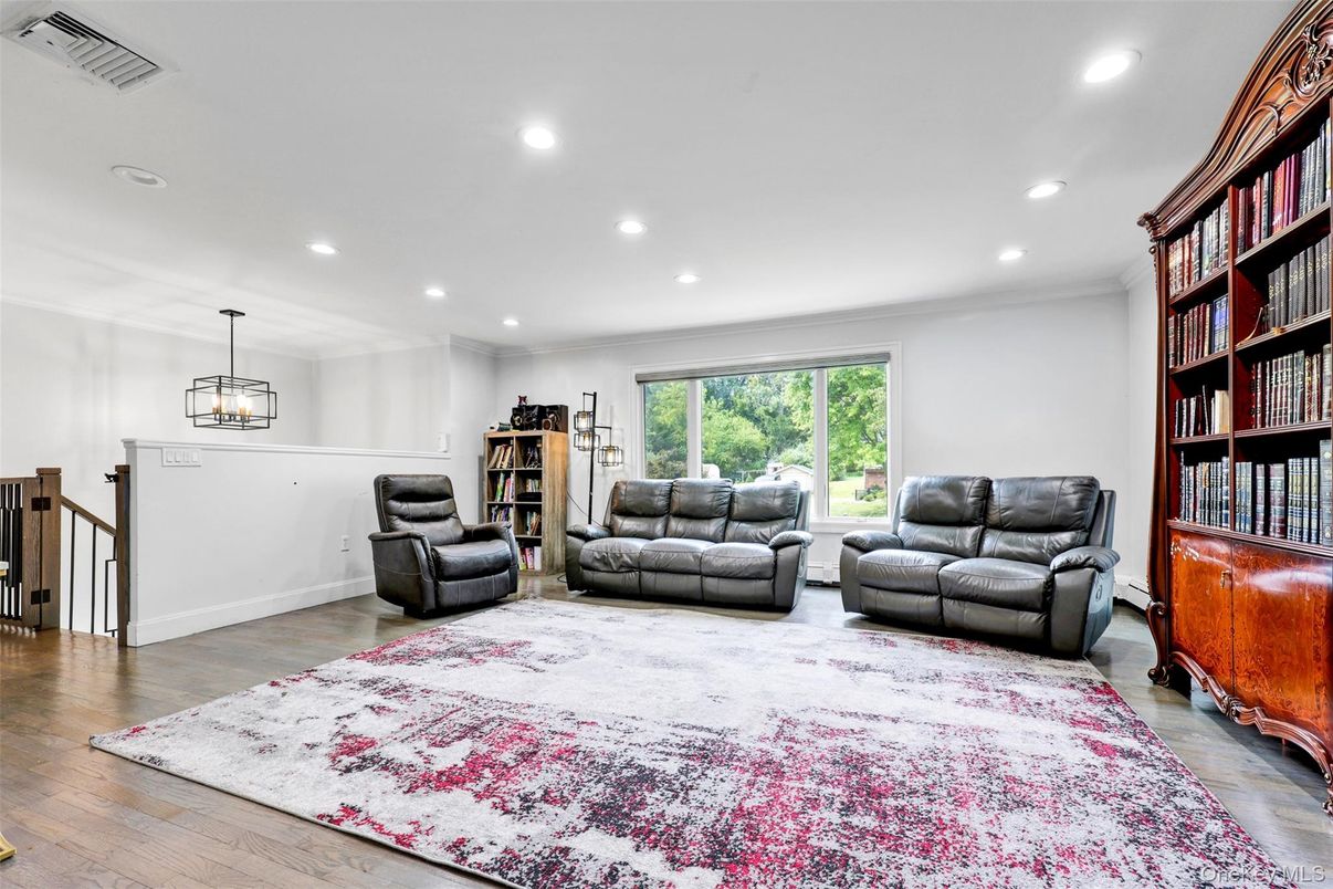 Interior, Pendant Lights, Recessed Lighting, Wood Texture Flooring