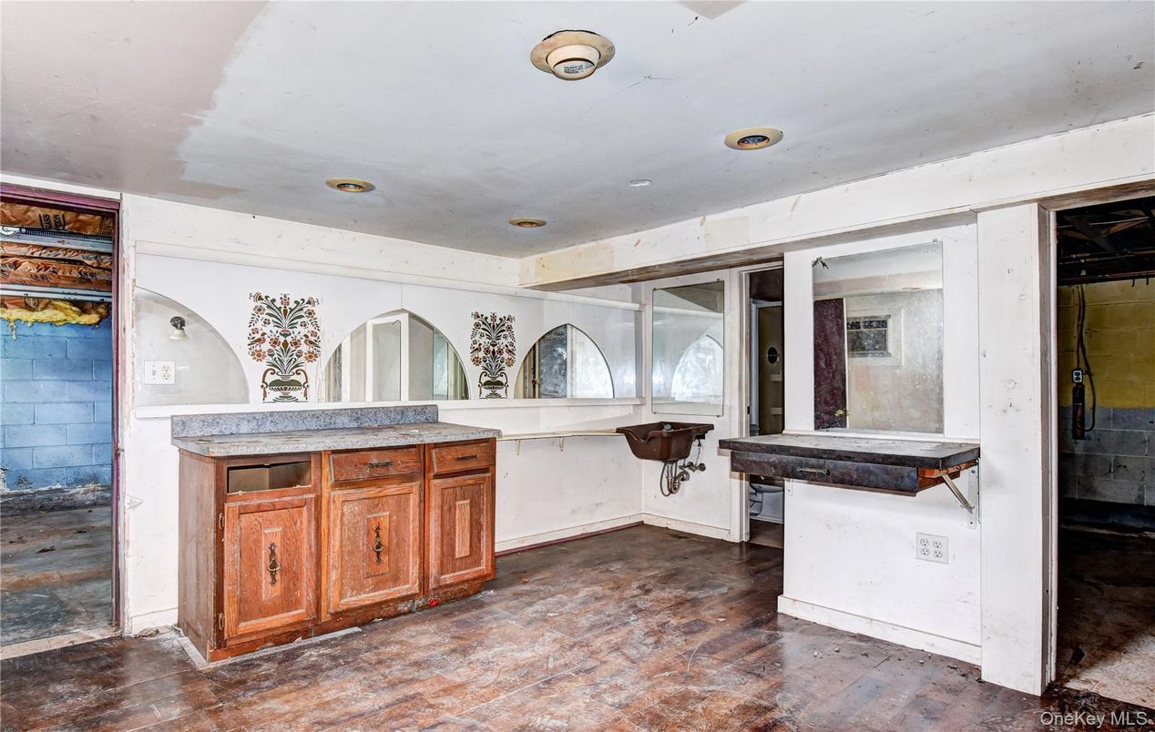 Billiard Table, Game Room, Interior, Recessed Lighting