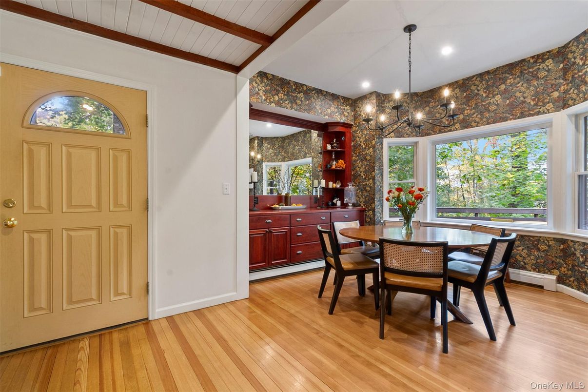 Chandelier, Dining room, Interior, Recessed Lighting, Wood Texture Flooring