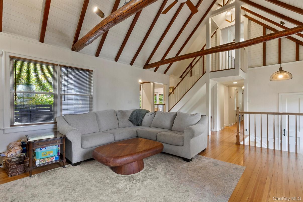 Interior, Living room, Pendant Lights, Wooden Beams, Wood Texture Flooring