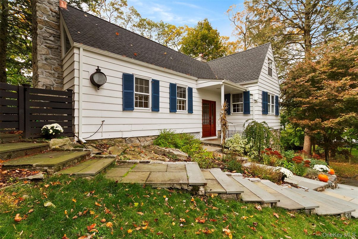 Exterior, Facade, Cape Cod