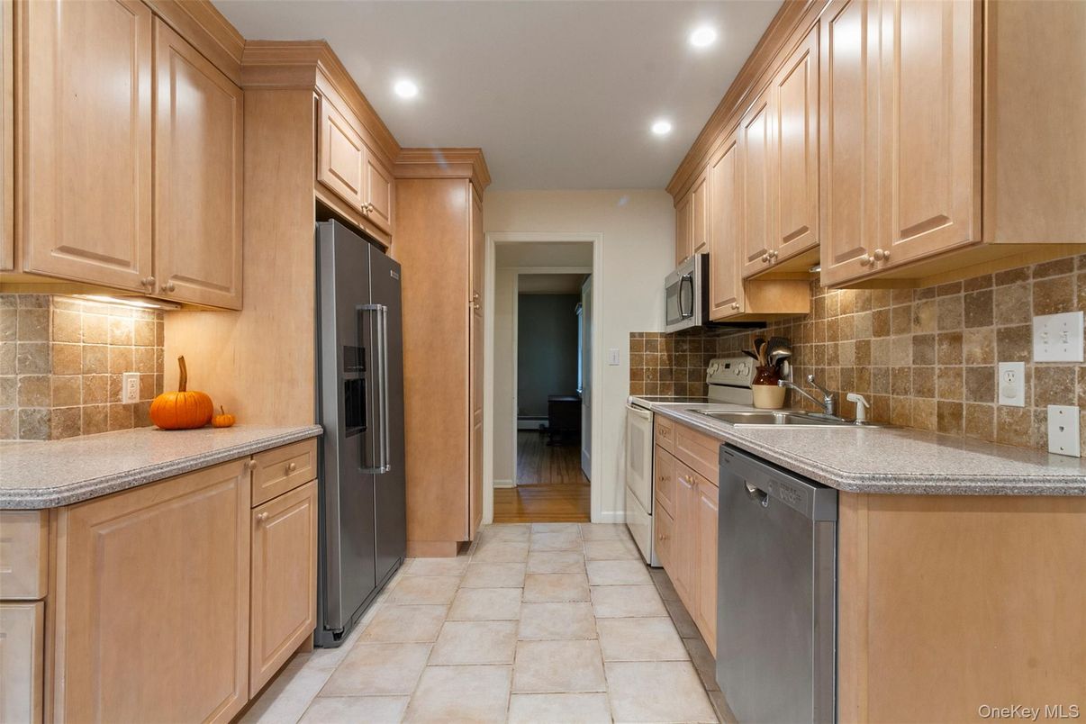 Interior, Kitchen, Recessed Lighting