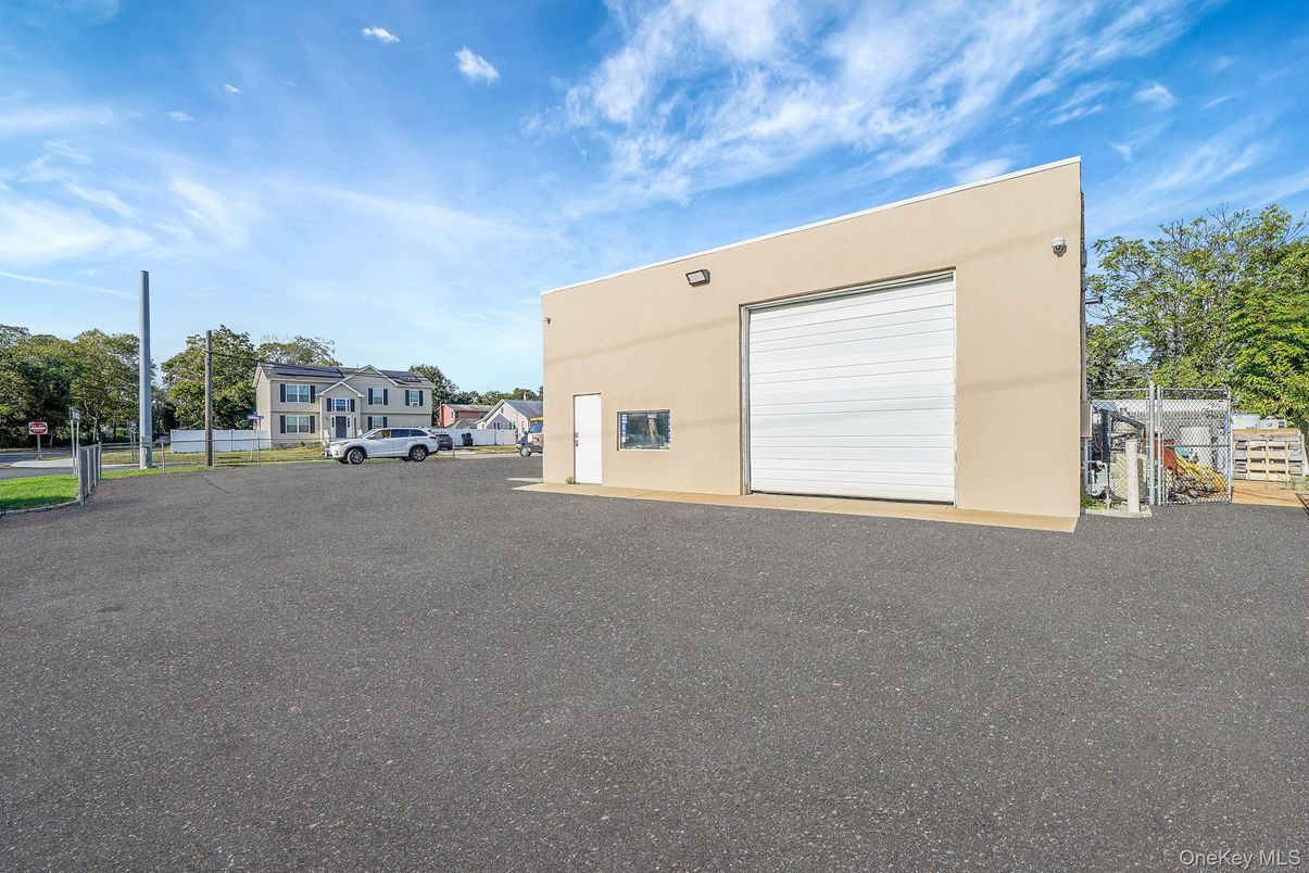 Detached Garage, Exterior