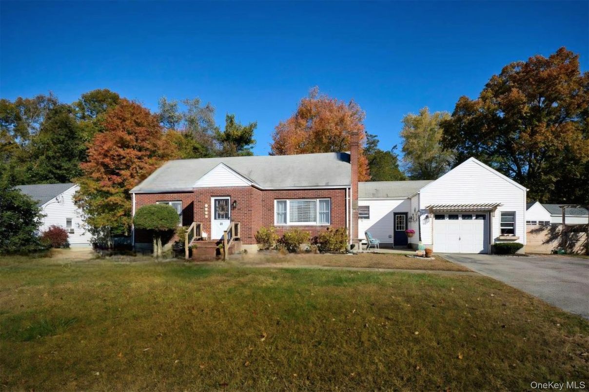 Attached, Exterior, Facade, Brick Facade, Cape Cod