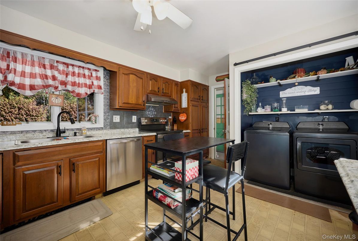 Interior, Kitchen, Stainless Steel Appliances, Washer, Wood Texture Flooring