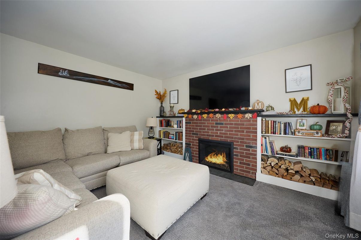 Fireplace, Interior, Living room