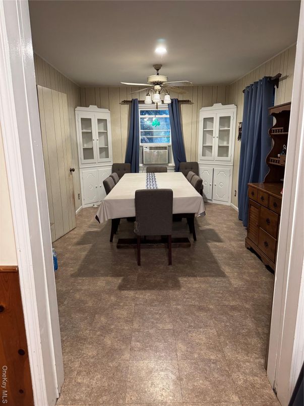 Dining room, Interior, Recessed Lighting