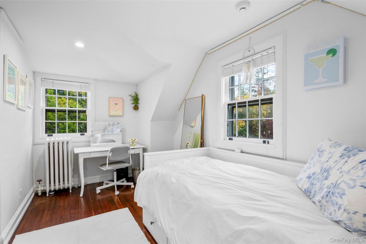 Bedroom, Home Office, Interior, Recessed Lighting, Wood Texture Flooring