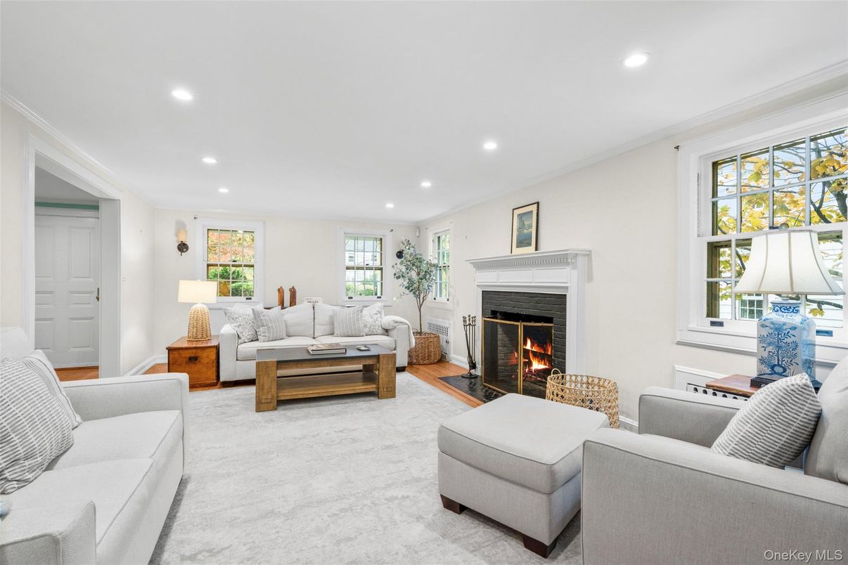 Fireplace, Interior, Living room, Recessed Lighting