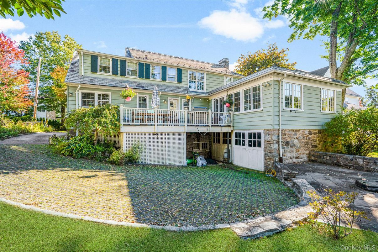 Attached, Exterior, Facade, Rowhouse