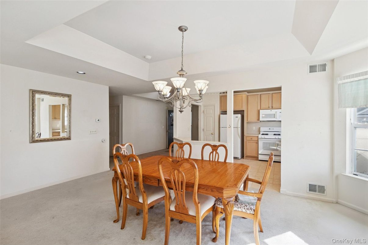 Chandelier, Dining room, Interior, Kitchen, Recessed Lighting