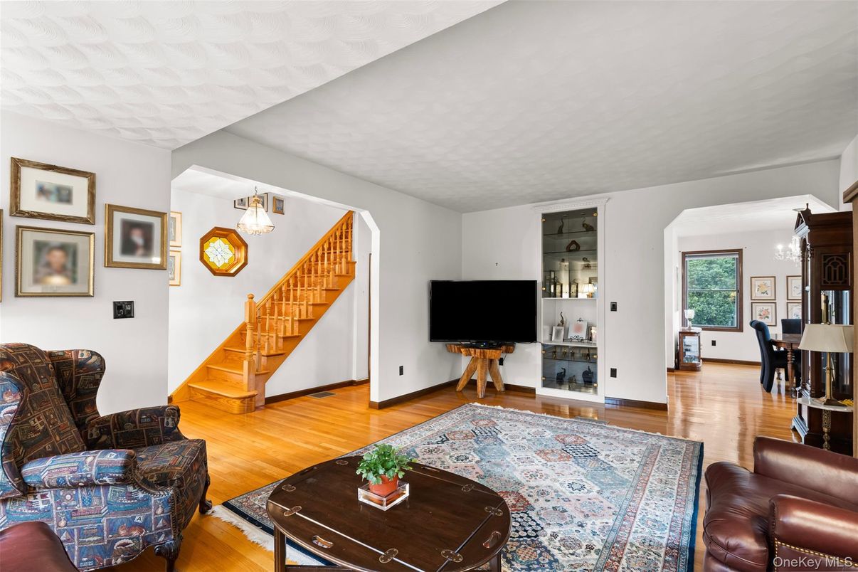 Dining room, Interior, Living room, Pendant Lights, Wood Texture Flooring
