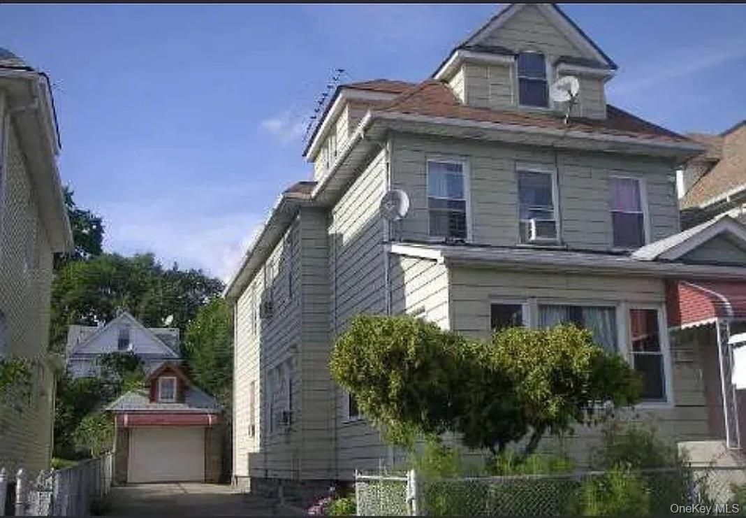Detached Garage, Exterior, Facade, Queen Anne Victorian