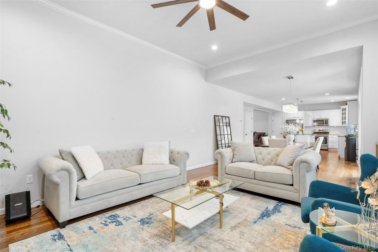 Interior, Kitchen, Living room, Pendant Lights, Recessed Lighting, Stainless Steel Appliances, Wood Texture Flooring